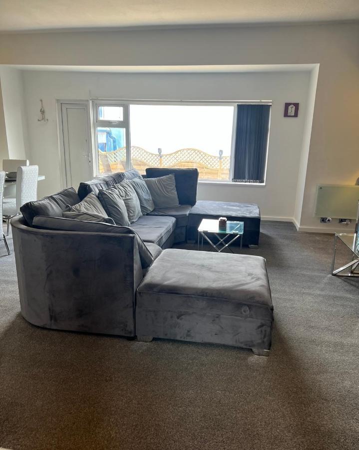 Sea View Lavish Apartment Sky Tv Whirlpool Bath Huge Balcony Newly Refurbished Bridlington Exterior photo