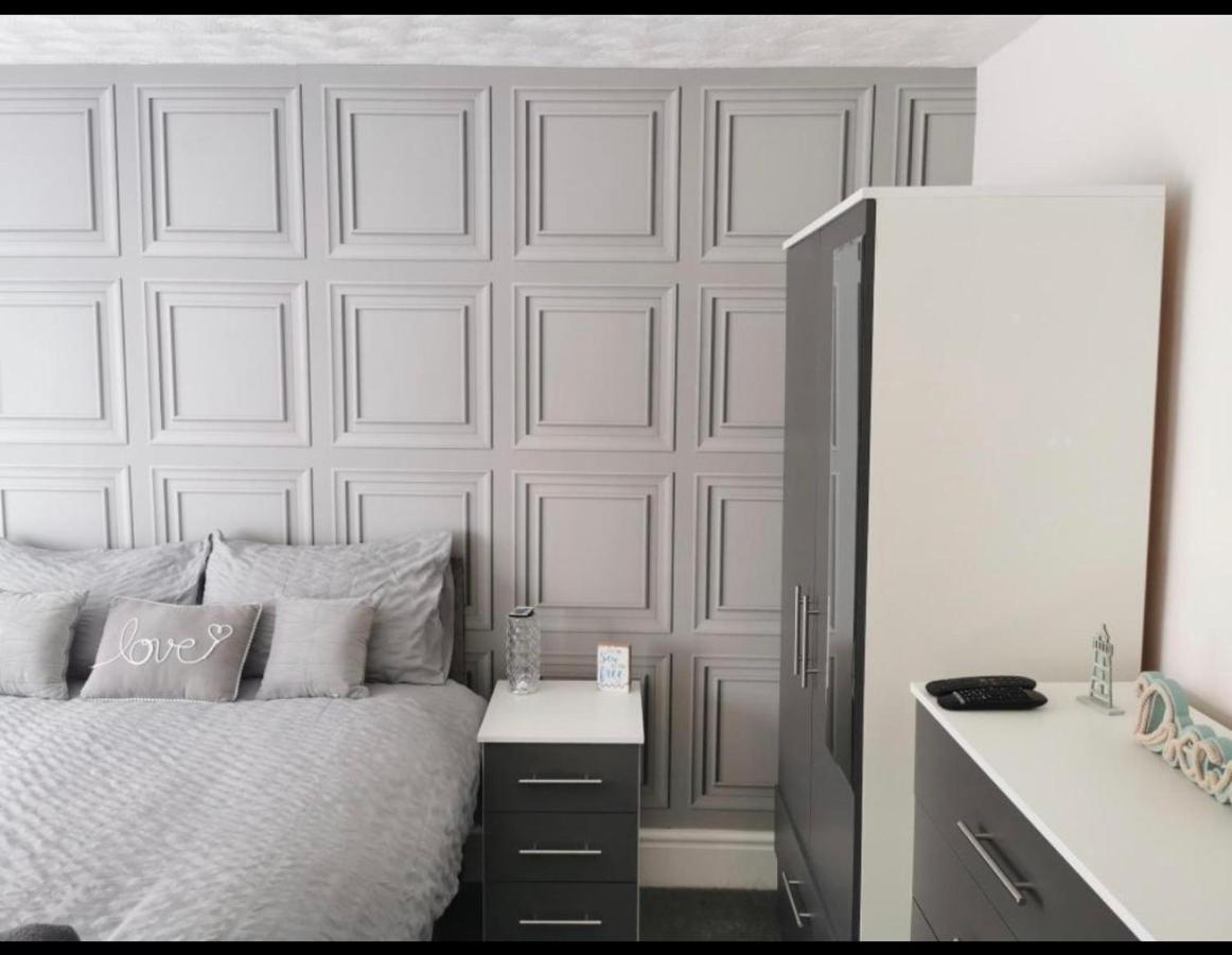 Sea View Lavish Apartment Sky Tv Whirlpool Bath Huge Balcony Newly Refurbished Bridlington Exterior photo